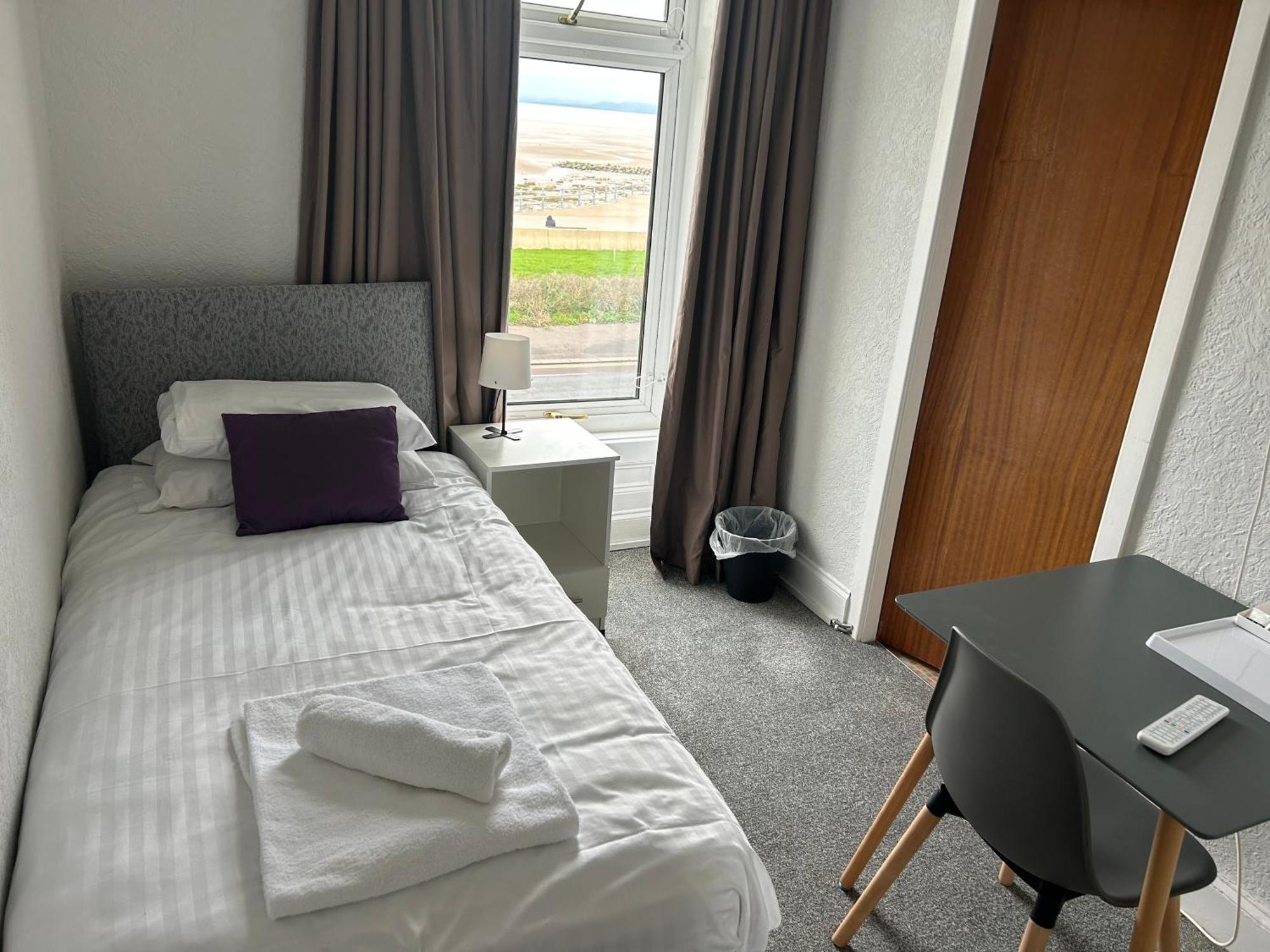 The Clifton Seafront Hotel Morecambe Ngoại thất bức ảnh